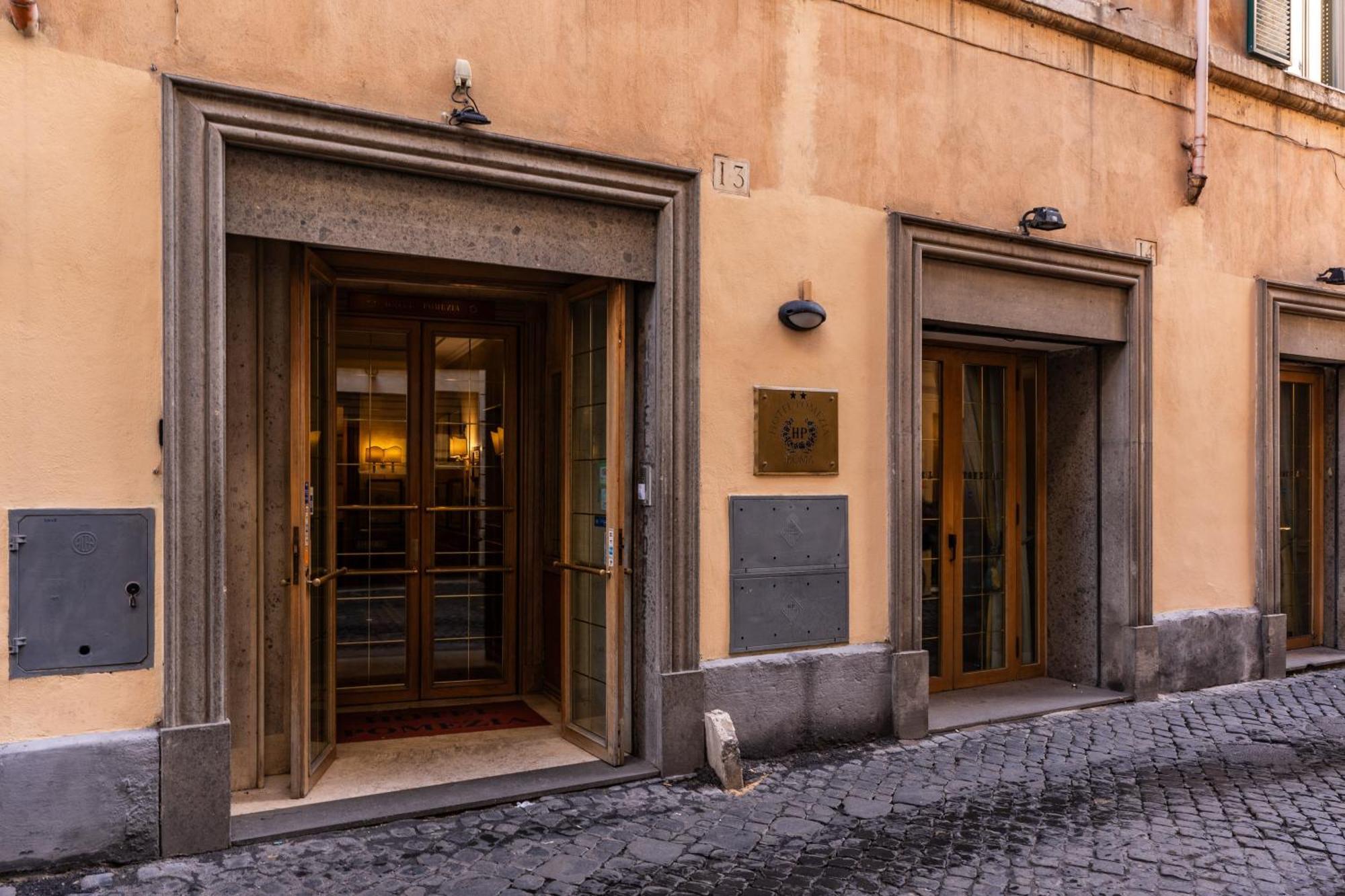 Hotel Pomezia — Billeder 1